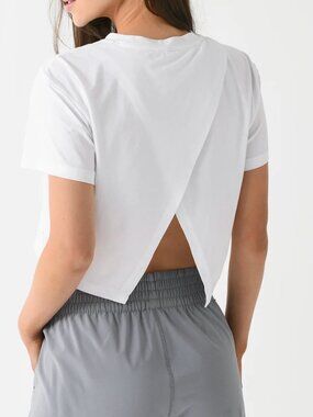 Vuori Feather Cross Back Tee Women's Small Activewear Top